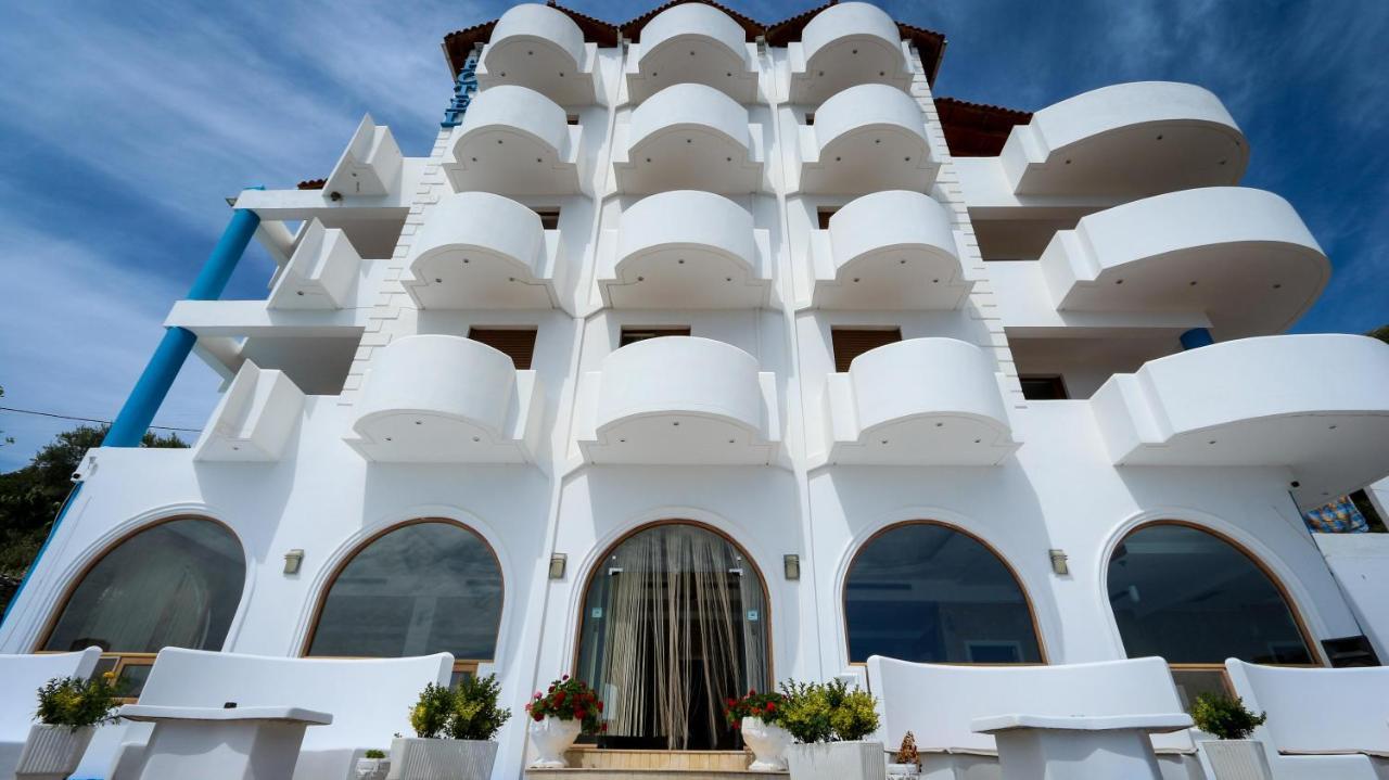 Paradise Lukova Hotel Exteriör bild