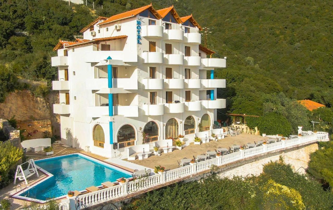 Paradise Lukova Hotel Exteriör bild